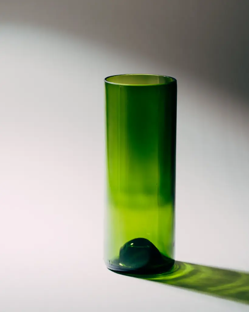 L. Glass - Regular (Vert)